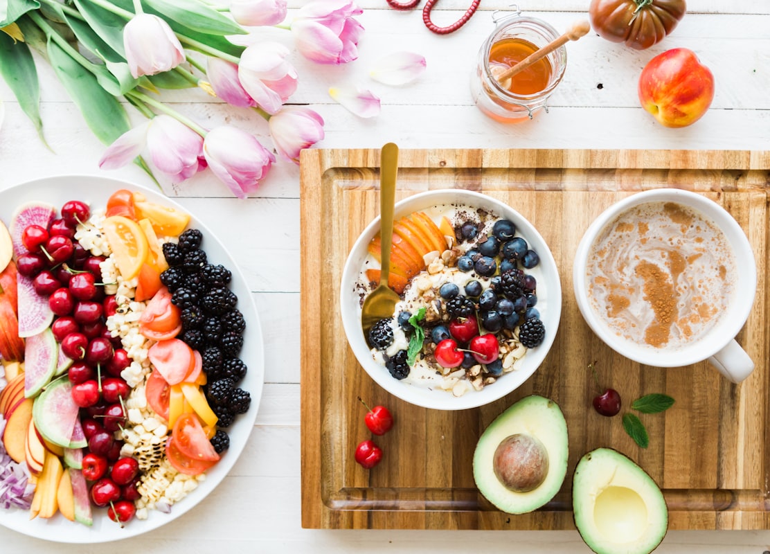 Mediterranean diet pattern with fresh ingredients